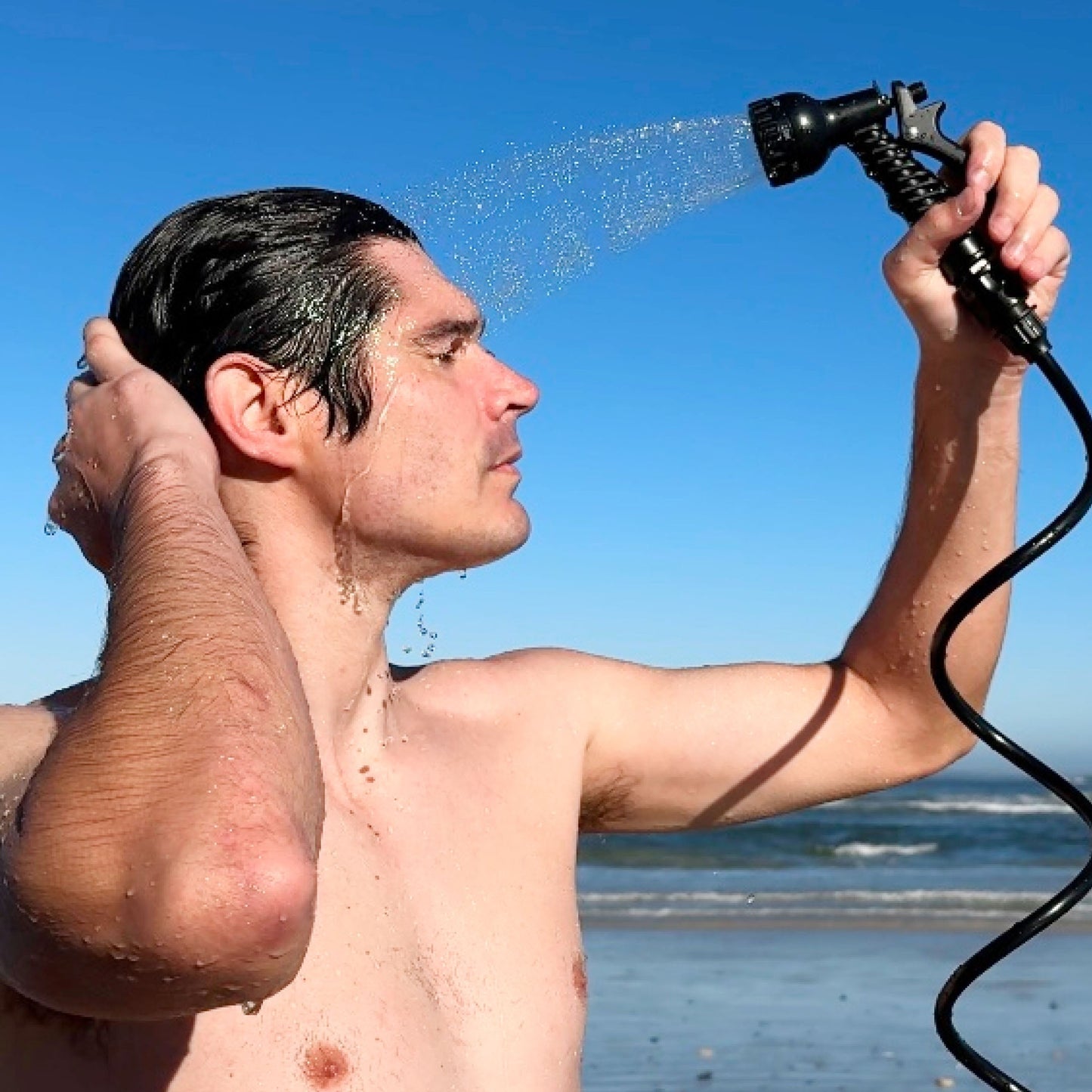 the-surfer-dude-bundle-s8 0000_Portable_shower_2.1gal_geometric_9.jpg