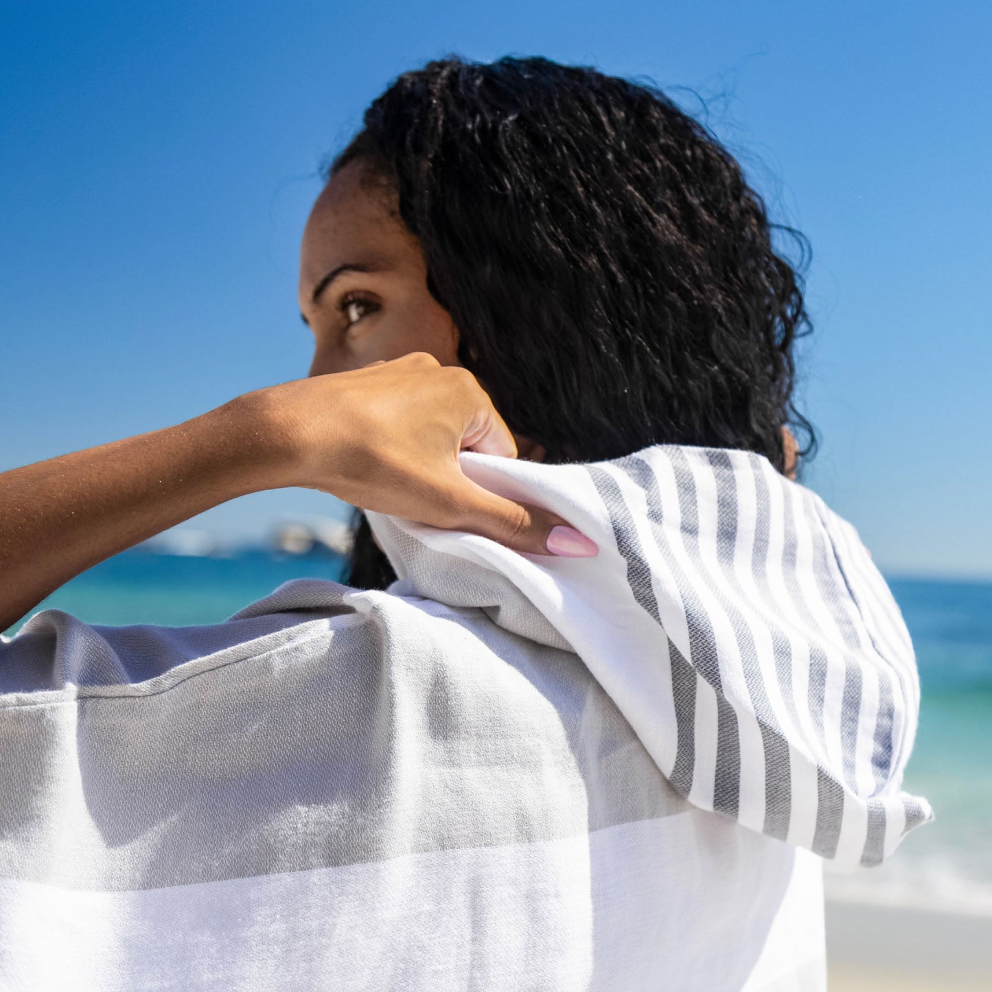 towel-poncho-q3 7_0002_Beach_Poncho_7.jpg