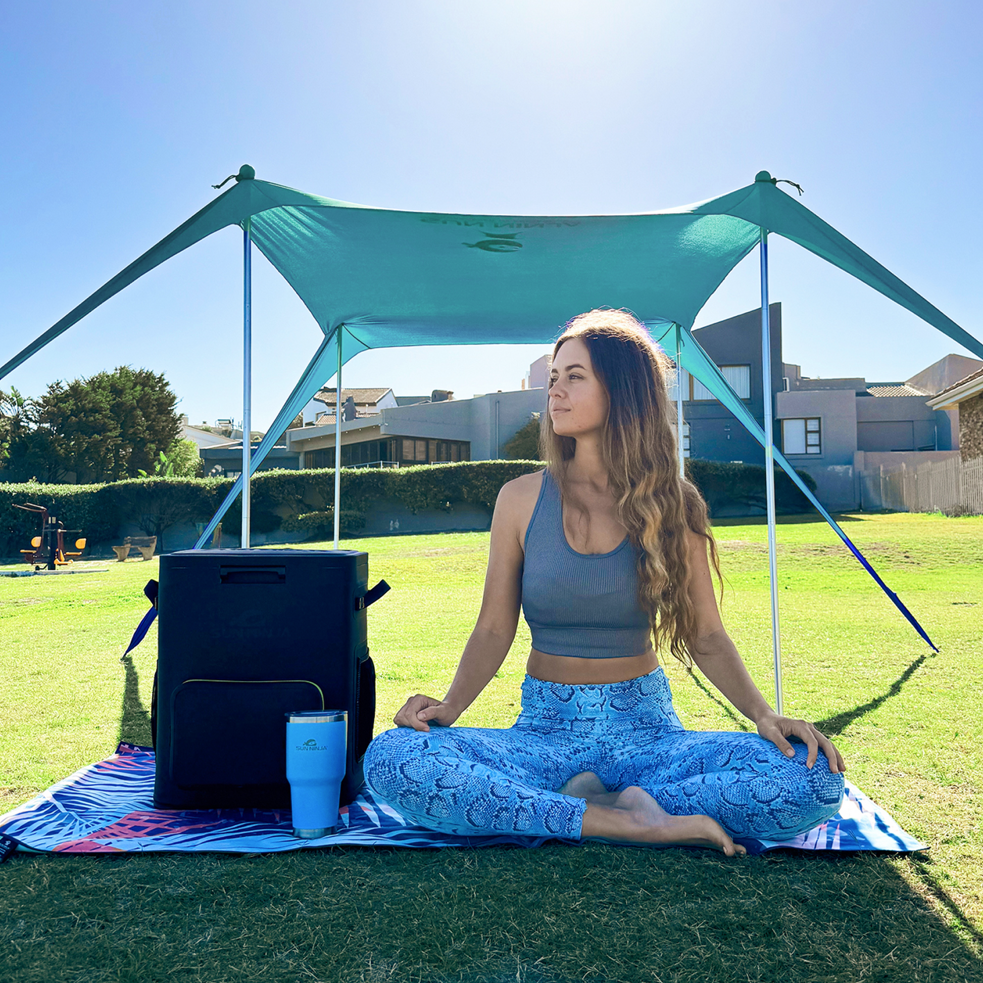 beach-tent-2-person-w8 Sun-Ninja_2_person_tent_green_5.png
