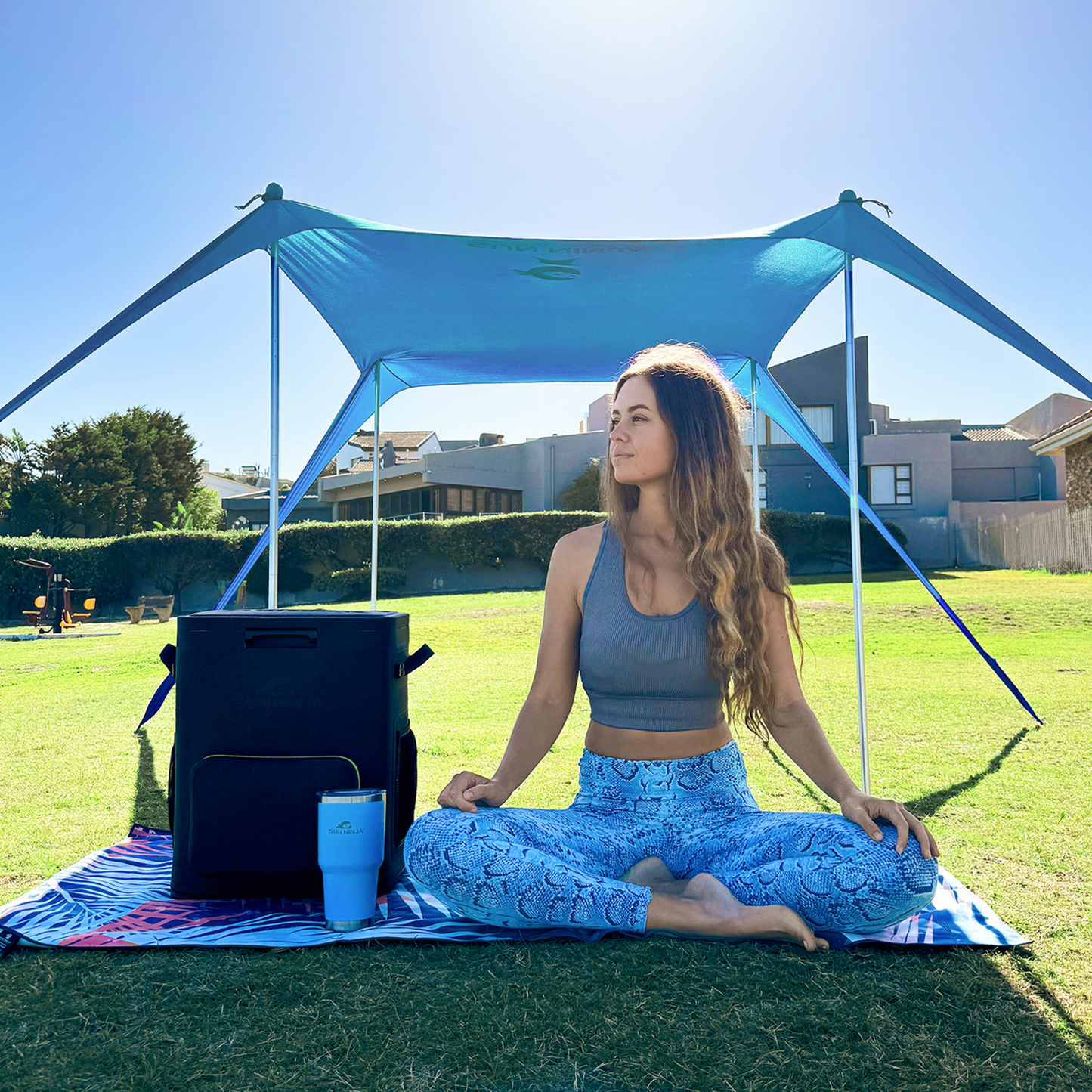beach-tent-2-person-w8 Sun-Ninja_2_person_tent_turquoise_6.png