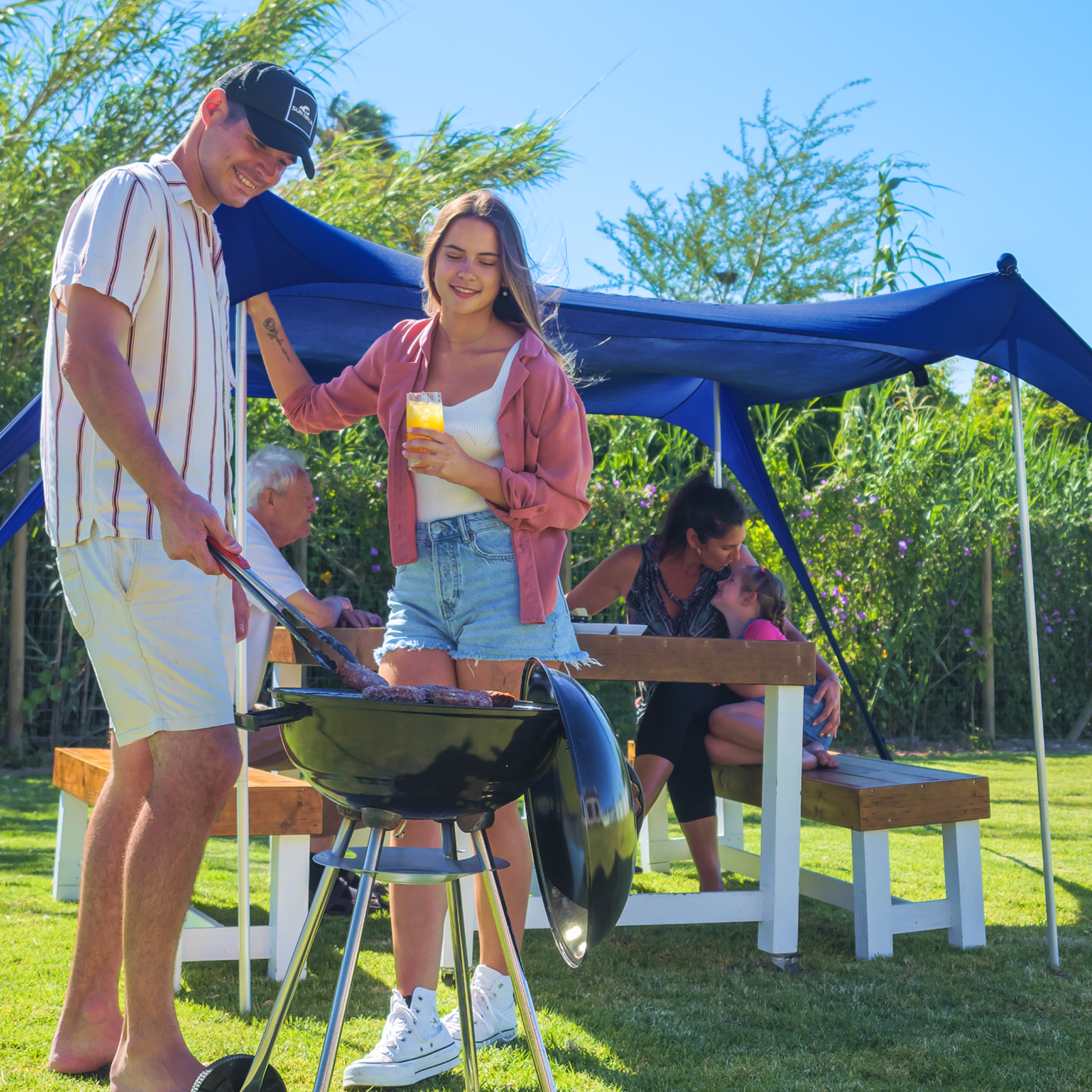 sun-ninja-beach-tents-h7 Sun-Ninja_4_person_tent_navy_7.png