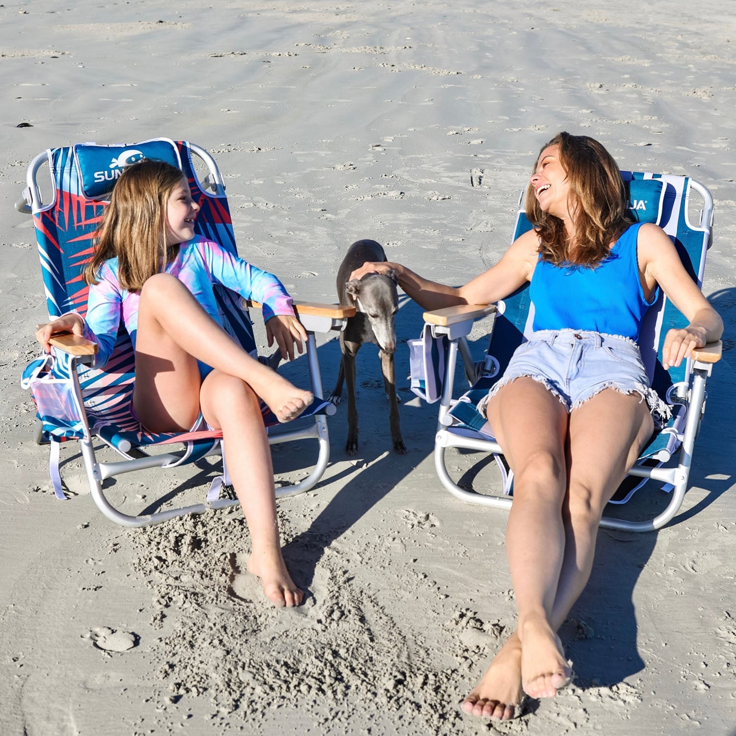 beach-chair-2-pc-q6 Sun-Ninja_Beach_Chair_Flamingos_0_0017_Sun-Ninja_Beach_Chair_Navy_Palm_Leaves_9.jpg